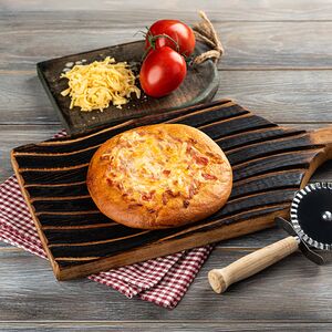 Пицца с помидорами