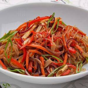 Салат с фунчозой 