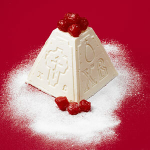 Пасха творожная с вяленой вишней