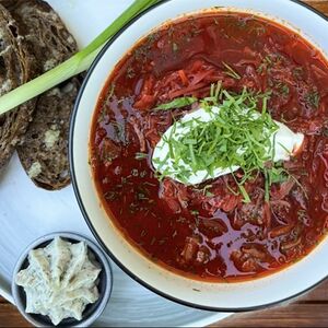 Борщ с говяжьими щечками