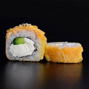 Филадельфия темпура с огурцом