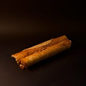 Вафельная трубочка со сгущенкой и арахисом