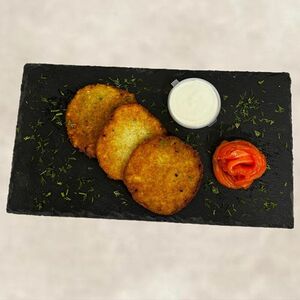 Драники со сметаной и рыбой