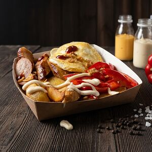 Роял с яйцом, свиной сосиской и сладким перцем