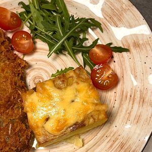 Котлета по-милански с картофельным гратеном