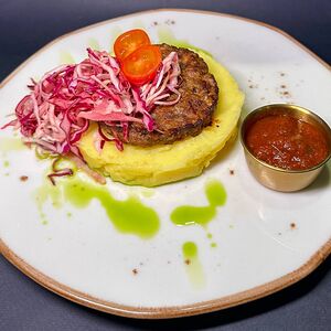 Картофельное пюре с котлетой