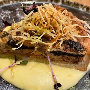 Пирог с кроликом и сморчками