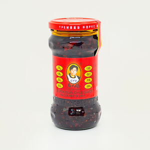 Соус из черных соевых бобов Lao Gan Ma 280 г