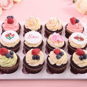 Пирожные к 8 Марта с ягодами и картинками