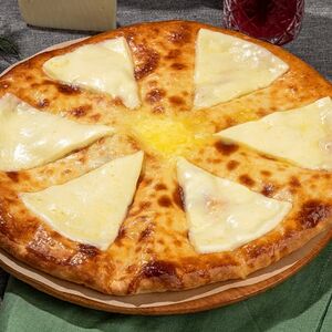 Фирменное хачапури 