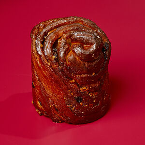 Кулич краффин с грецким орехом и пряностями