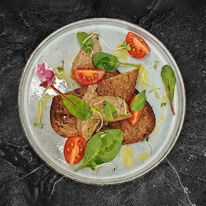 Грибной паштет с ремесленным хлебом