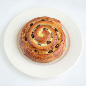 Улитка с творогом и изюмом