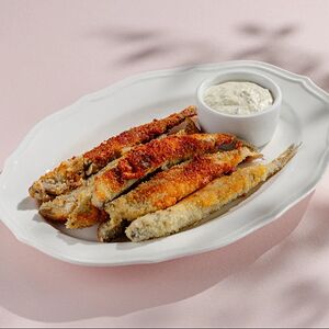 Жареная корюшка с соусом тартар