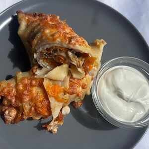 Блинчик с курицей шампиньонами и овощами