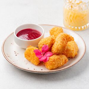 Жареный камамбер с ягодным кули