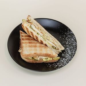 Сендвич с курицей и капустой