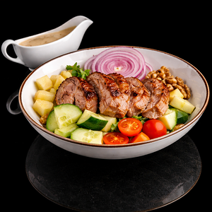 Салат с утиной грудкой и манго