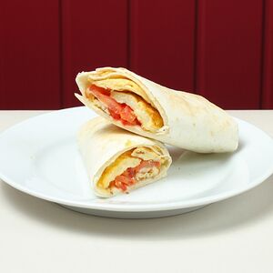 Тортилья с омлетом и томатами