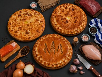 Большое ассорти из мясных пирогов