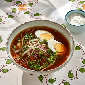 Окрошка на квасе с колбасой