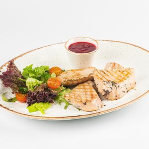 Филе индейки с клюквенным соусом