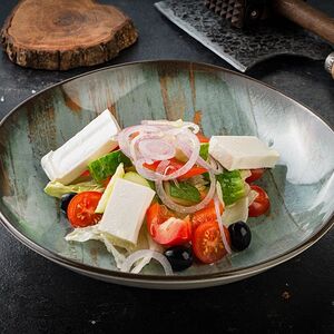 Овощной салат с сыром фета