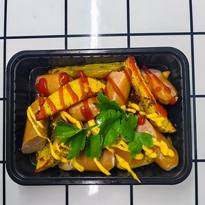 Картофель, запеченный с колбасками из говядины