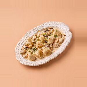 Хинкали наоборот с цыпленком и грибами в сливочном соусе
