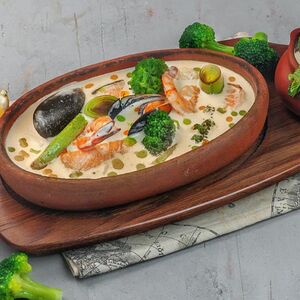 Морепродукты с овощами