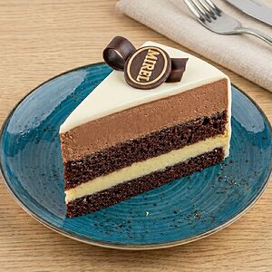 Торт три шоколада