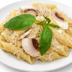 Паста с курицей и грибами