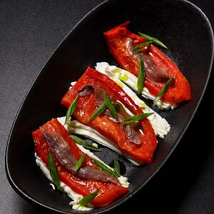 Маринованный перец с анчоусами 