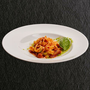 Тальятелле арабьята с колбасками