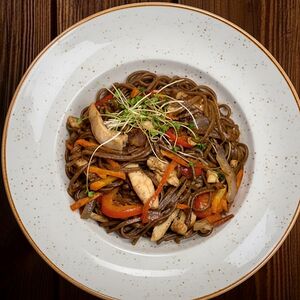 Лапша соба с курицей