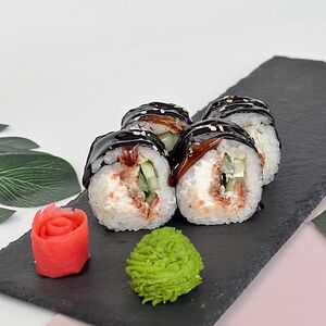 Роллы Чиз маки с угрём 4 шт.
