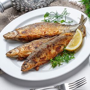 Ряпушка, жареная целиком