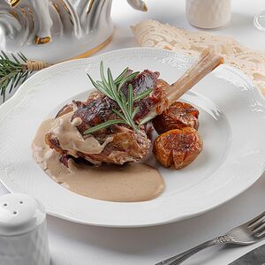 Голяшка ягненка на косточке