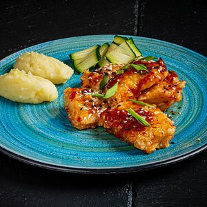 Филе белой рыбы в кисло-сладком соусе