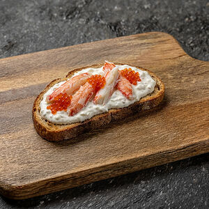 Брускетта с камчатским крабом