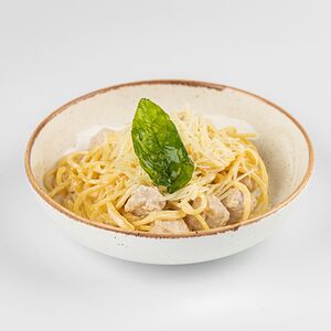 Макарошки с фрикадельками в сливочном соусе