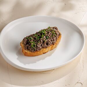 Брускетта с куриными потрохами