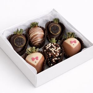 Набор клубники в шоколаде Трио, 6-9 ягод