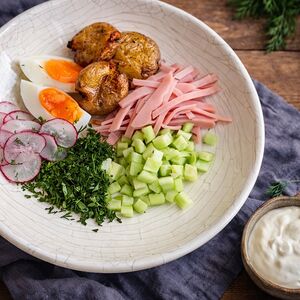 Окрошка с индейкой на квасе