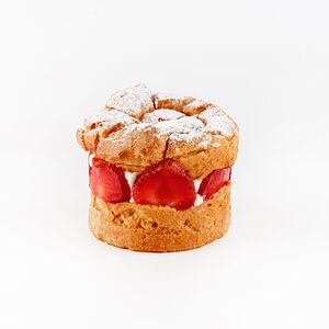 Карпатка со свежей клубникой