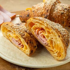 Круассан с ветчиной и сыром