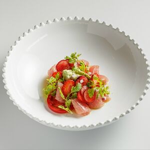 Гуакамоле с тунцом и клубникой