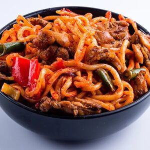 Жареный лагман с говядиной и овощами