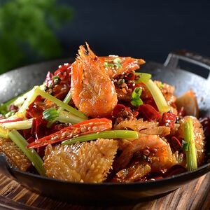 Пряные креветки с кальмаром