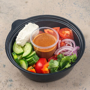 Салат Овощной с мягким сыром и арахисовым соусом